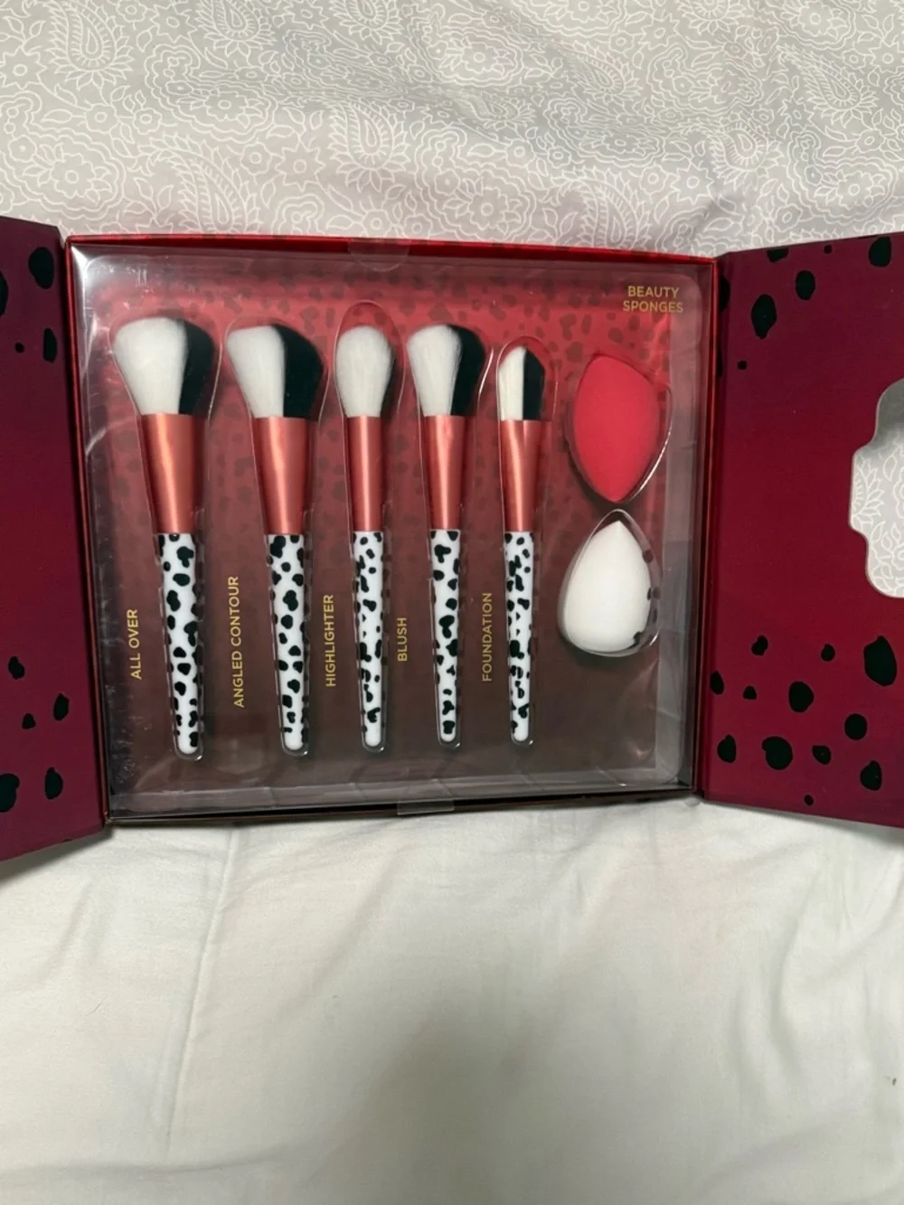 Disney Villains Cruella 7-Piece Blending Brush Set - Red & Dalmatian Print